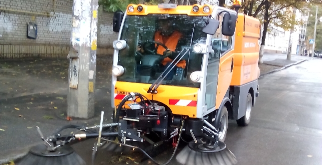 Нові прибирально-підмітальні машини Bucher продовжують активно працювати на вулицях Києва