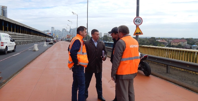 Генеральний директор комунальної корпорації «Київавтодор» провів інспекцію виконання робіт на Південному мосту