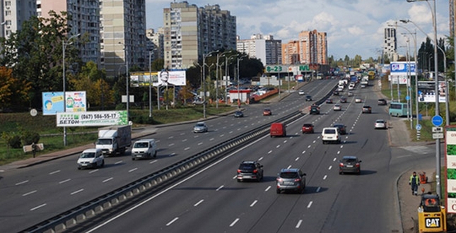 Хрещатик: Топ- 5 досягнень Київавтодору: ремонти, мости і красиві тротуари