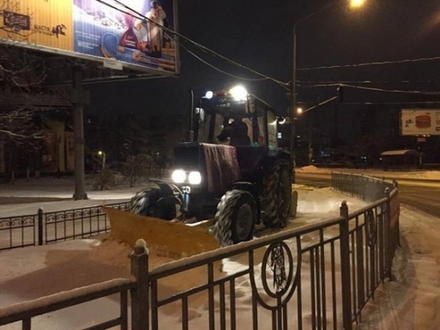 UNN: "Київавтодор" продовжує роботу із посилення безпеки вулиць при снігопадах