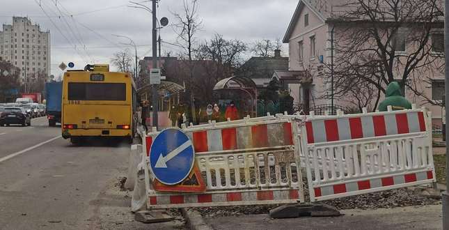 «Київводоканал» завершив ремонт комунікацій під тротуаром на проспекті Лобановського