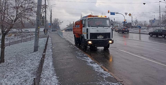 Снігопад й мороз: дорожня служба столиці готова до погіршення погодних умов