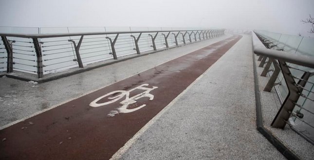 Ми завершили ремонт пішохідно-велосипедного Володимирського місту