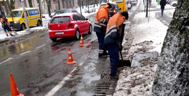 У Києві завершуються роботи з очищення вулично-дорожньої мережі від залишків нічного снігопаду